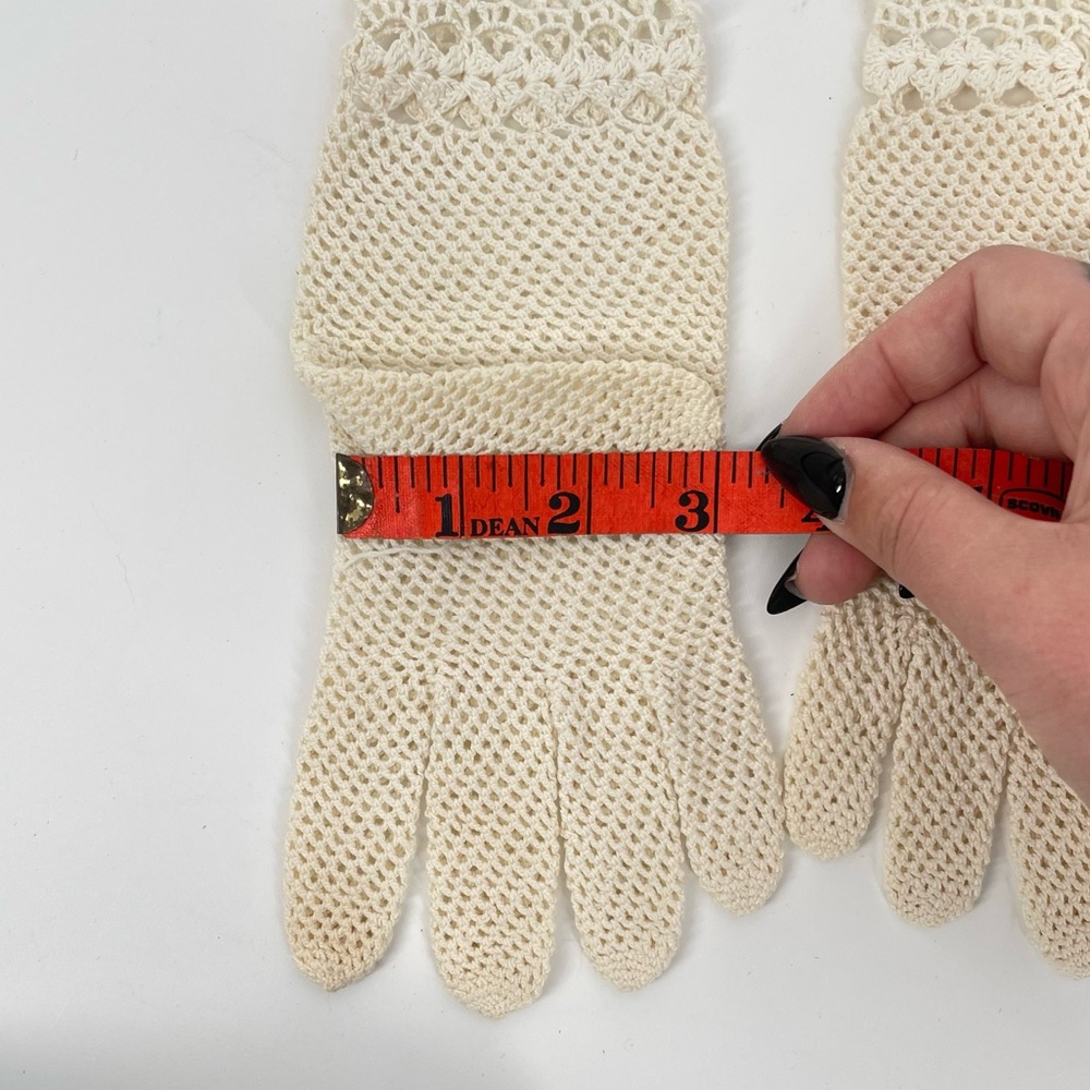 Fantastic Handmade Vintage Crocheted Cream Sheer Gloves With 3D Rosettes - Picture 9 of 12